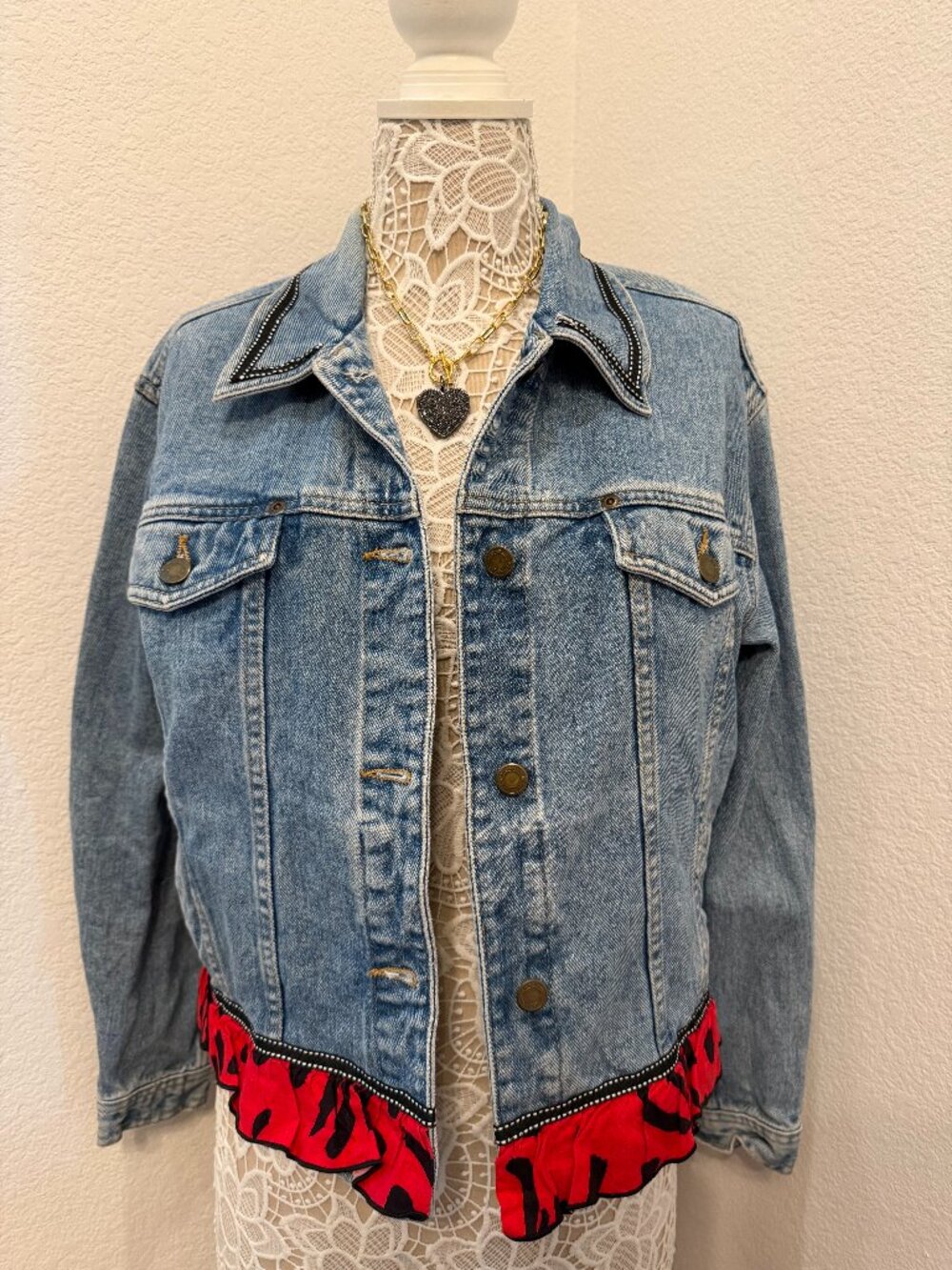 Liz Claiborne Statement Denim Jacket(L)